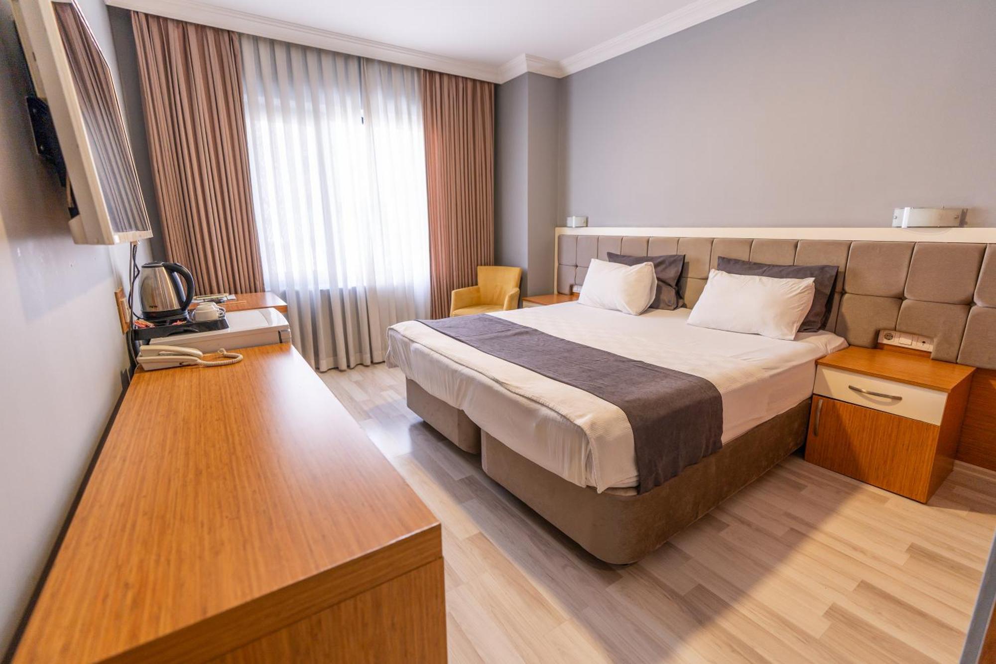 Emsa Palace Hotel Darica  Exterior photo